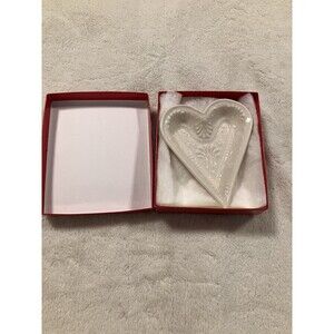 Metropolitan Museum Of Art 1994 Staffordshire Floriated Heart Dish Trinket 4”